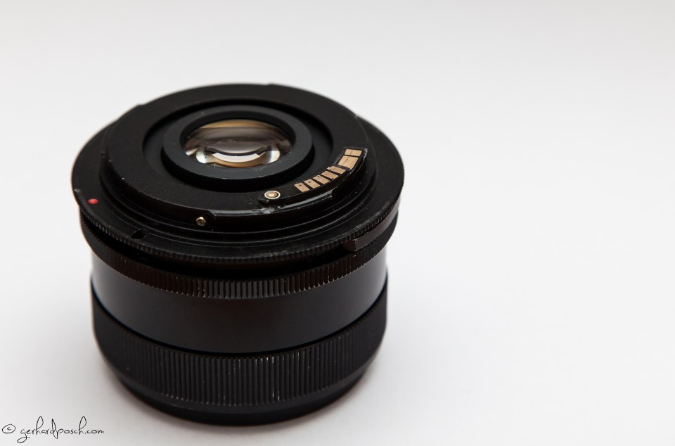 Yashinon Objektiv mit aufgeschraubten M-42 Adapter